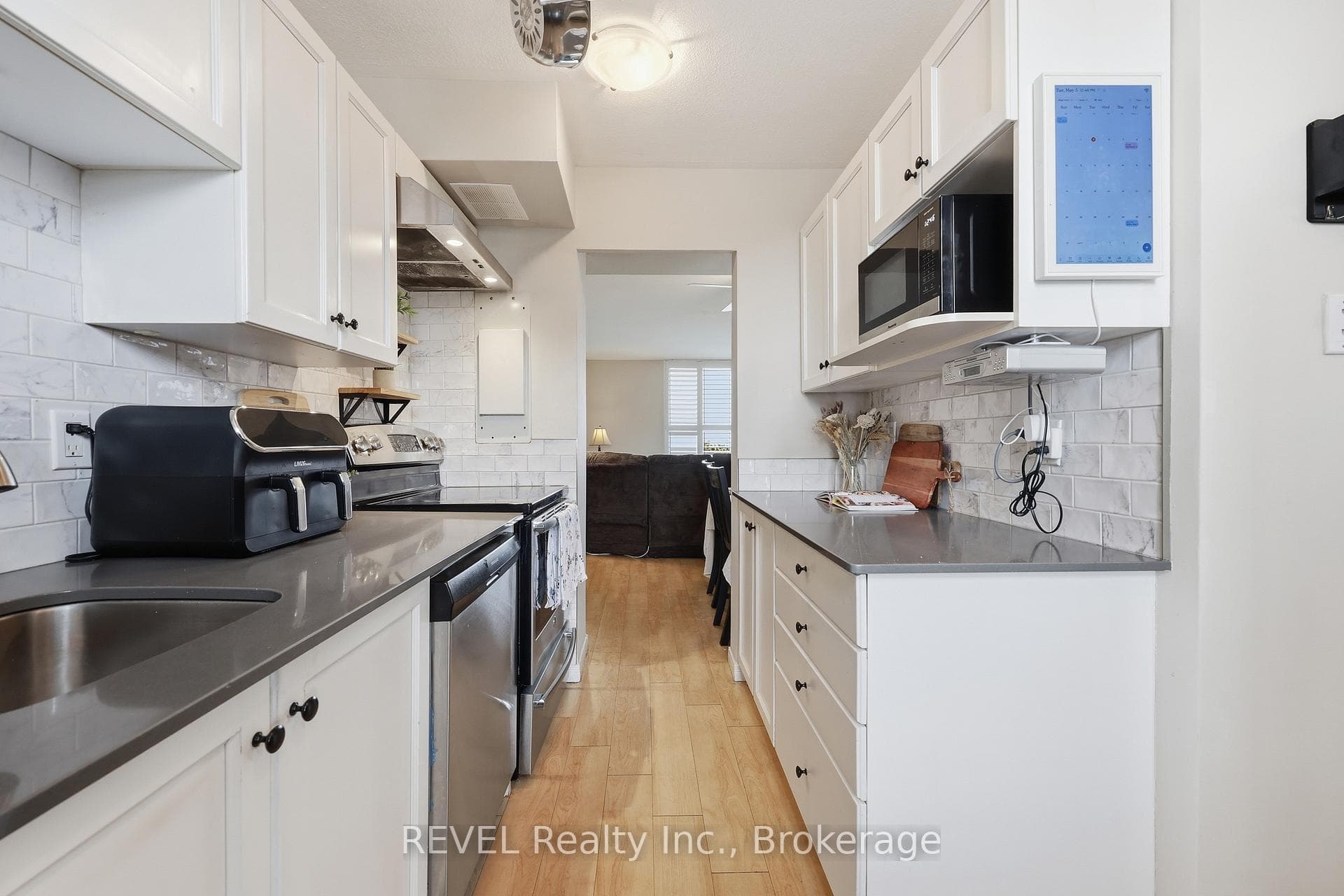 350 Quigley Road Unit 824 - Condo photo 11 of 25 in Hamilton, Ontario