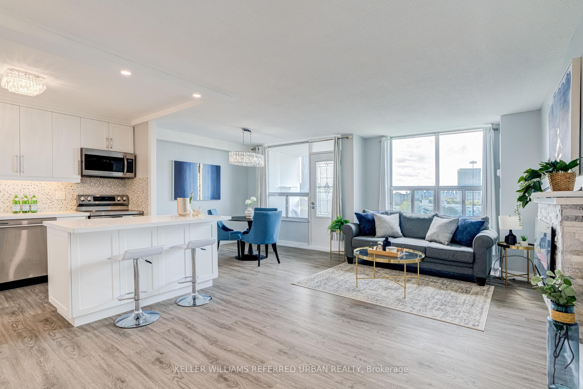 10 Edgecliff Golfway Unit 1417 - Condo photo 2 of 35 in Flemingdon Park / Don Mills, Ontario
