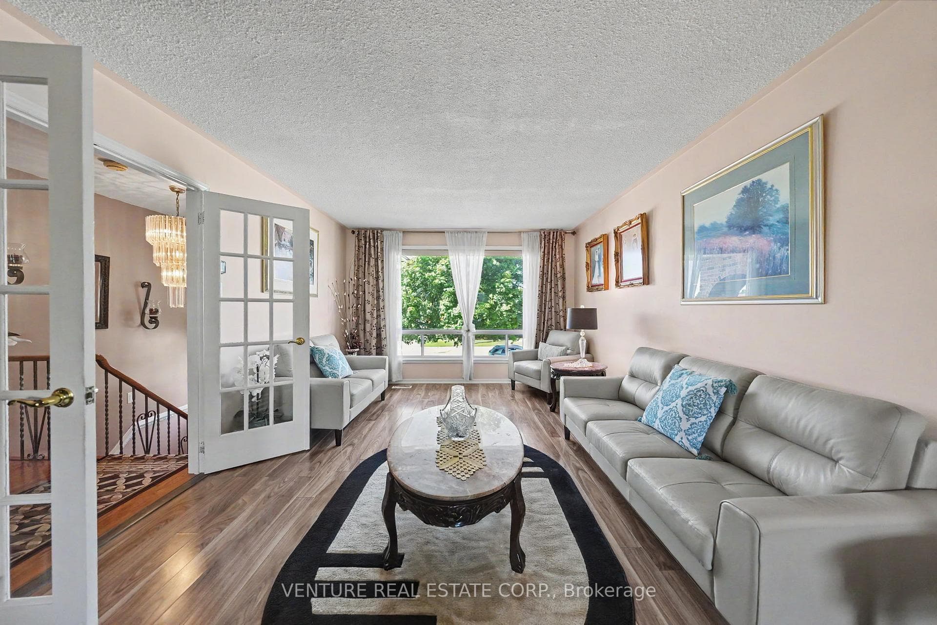 346 Centre Street - Detached photo 12 of 50 in Brampton, Ontario