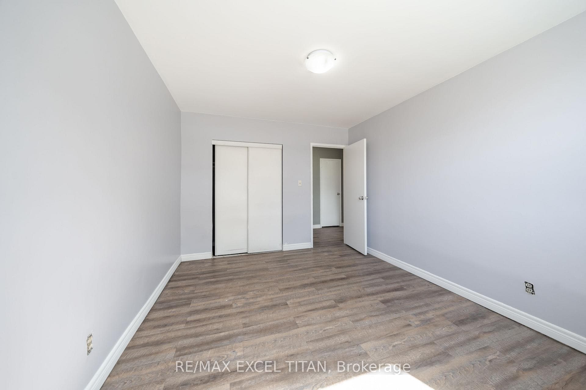 799 Robinson Street Unit 11 - Condo photo 5 of 13 in Burlington, Ontario