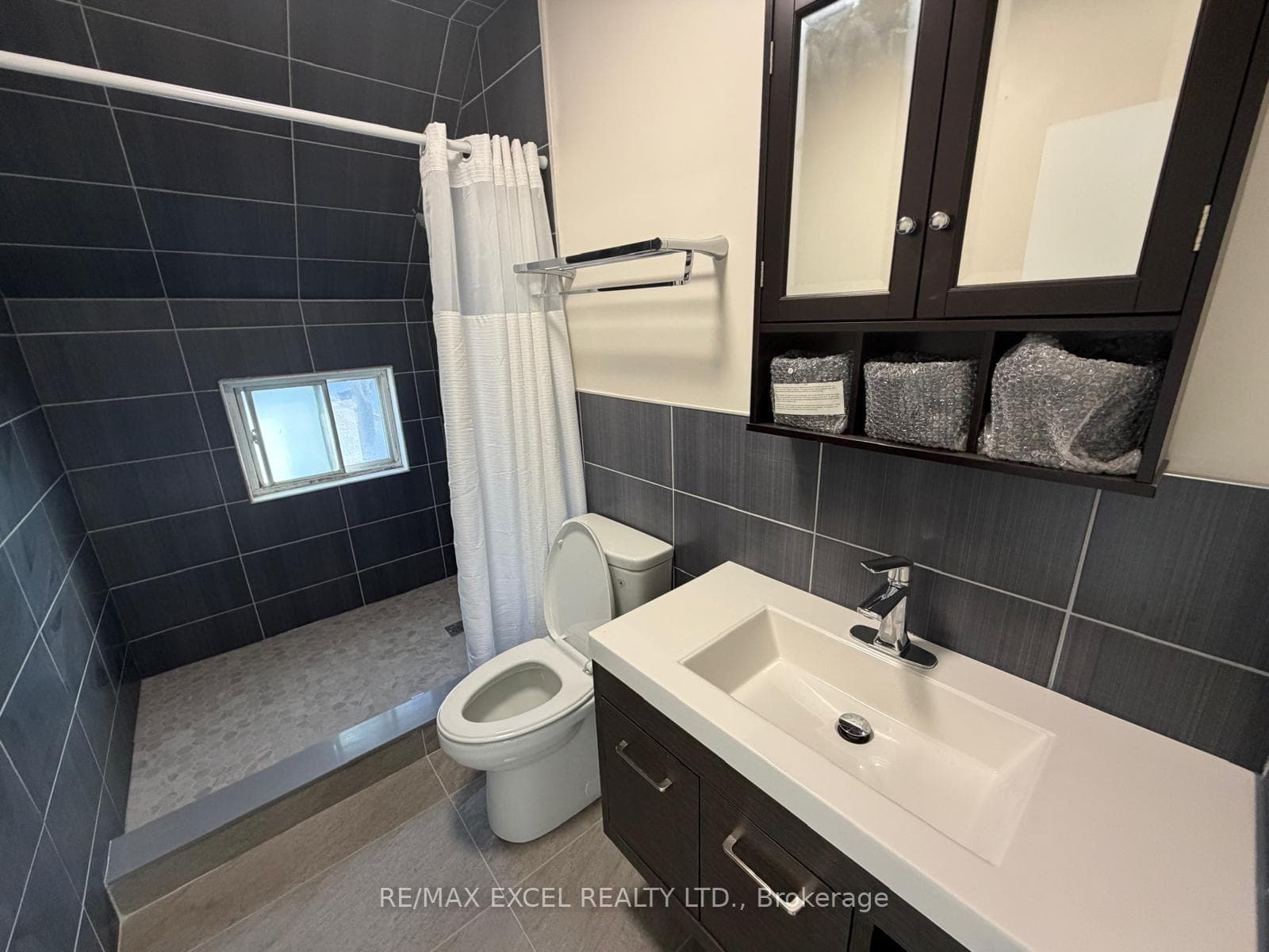 515 Warden Avenue Unit #Upper - Detached photo 8 of 11 in Birch Cliff / Cliffside, Ontario