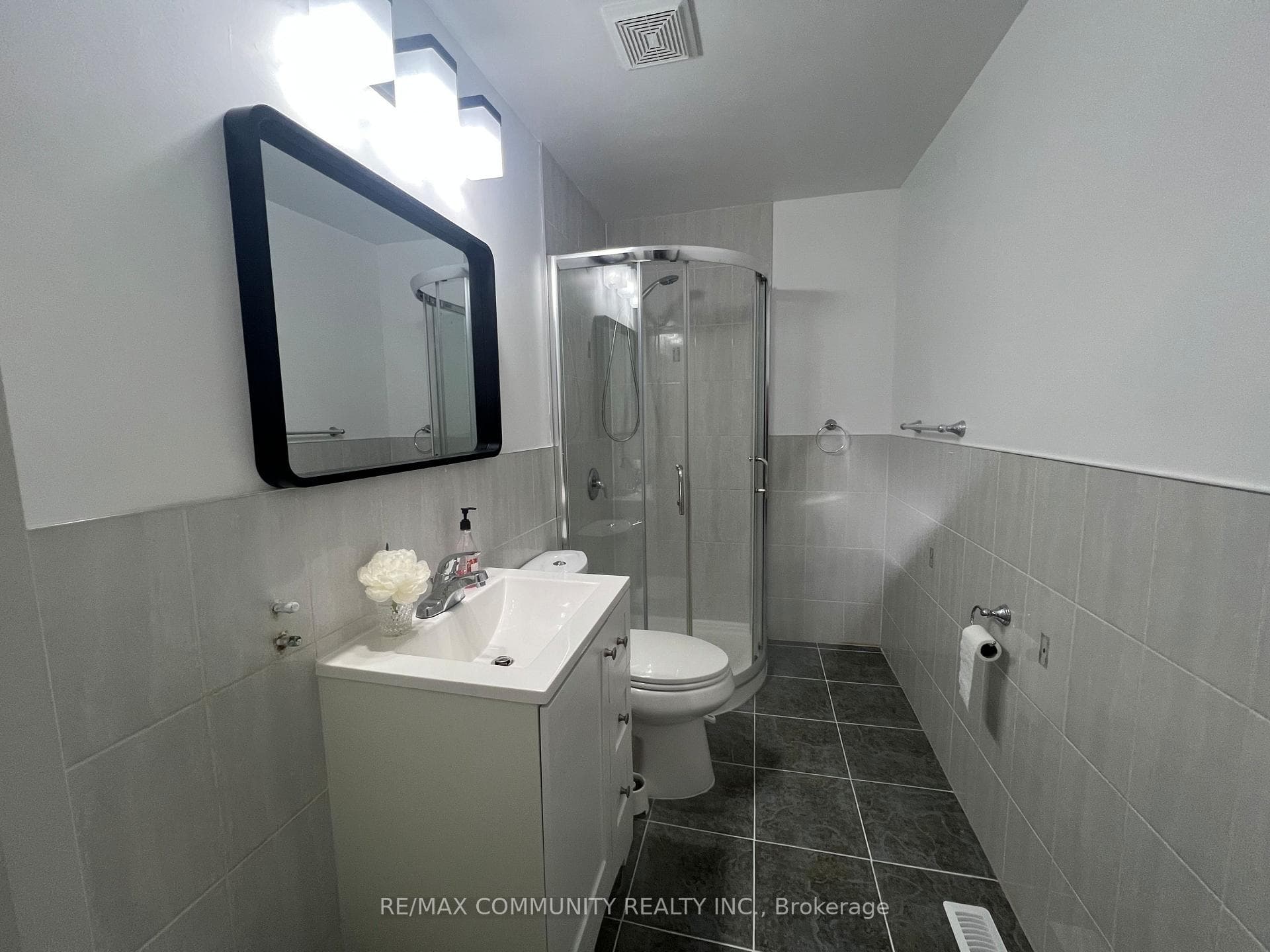 284 Sprucewood Court - Condo photo 8 of 17 in Scarborough Village / Eglinton East, Ontario