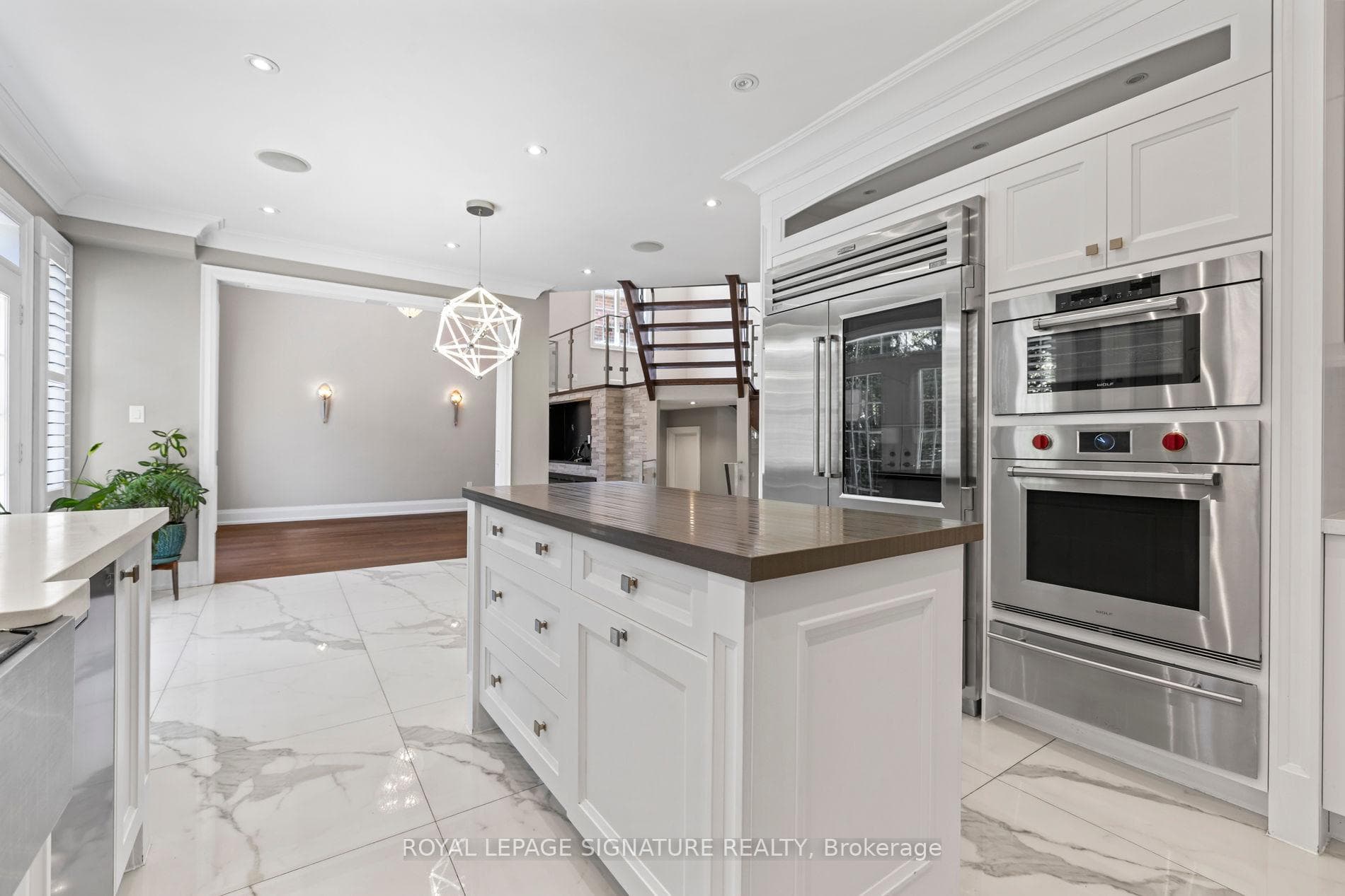2480 Upper Valley Crescent - Detached photo 13 of 50 in Oakville, Ontario