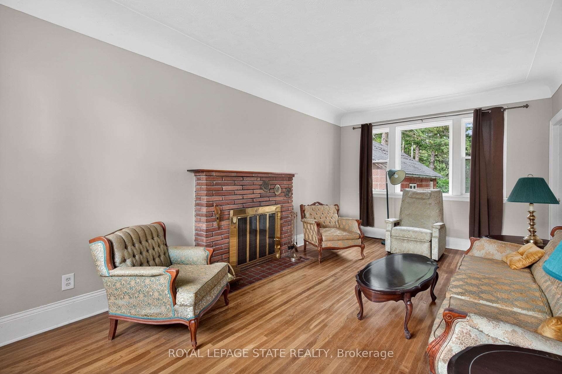 893 Lasalle Park Road - Detached photo 4 of 47 in Burlington, Ontario