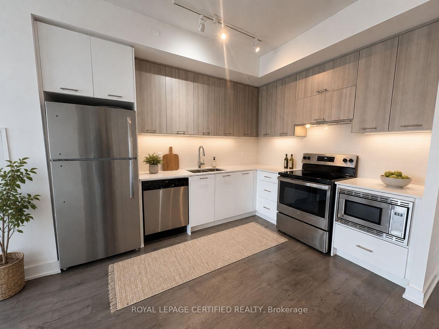 180 Veterans Drive Unit 307 - Condo photo 4 of 23 in Brampton, Ontario