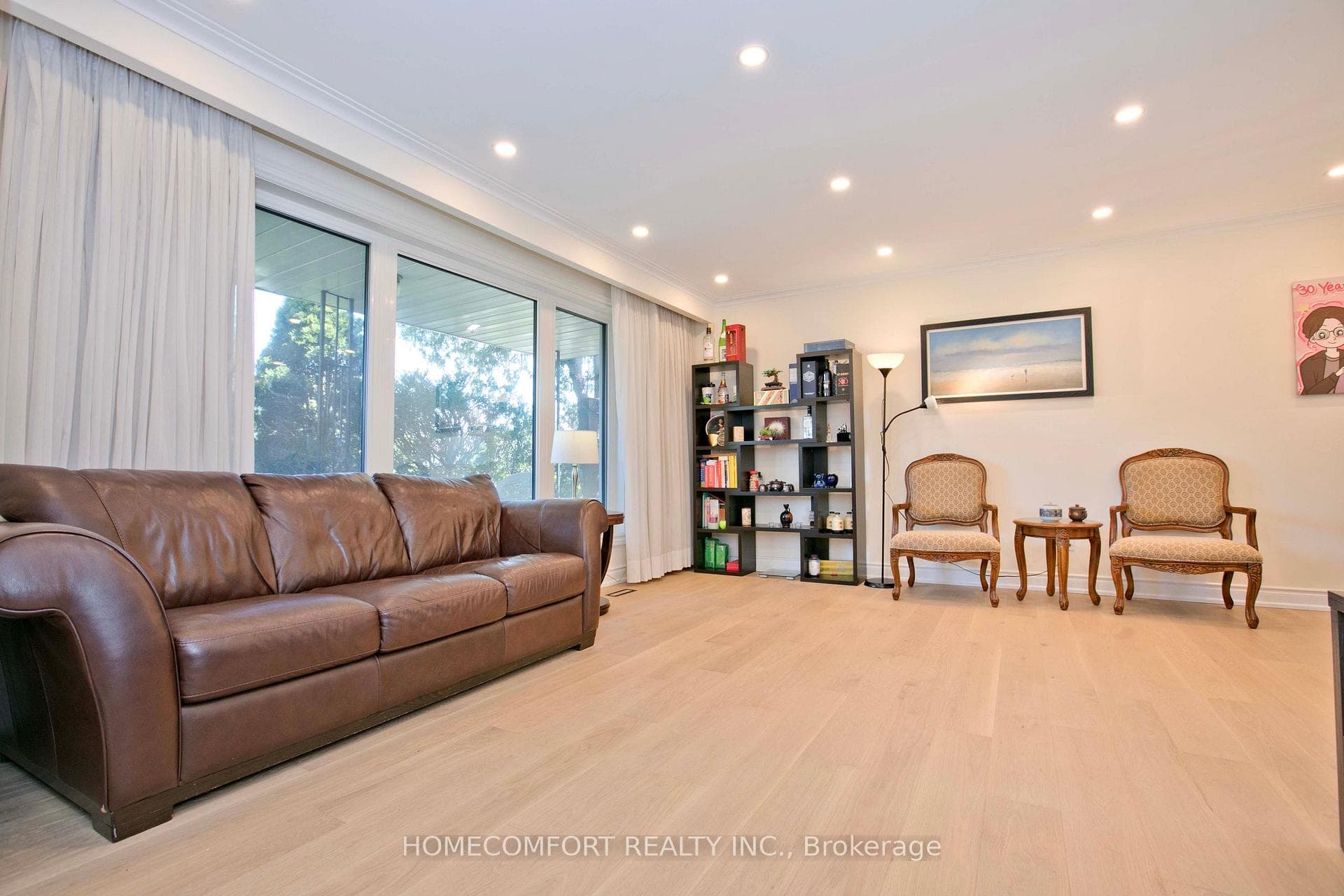19 Oldborough Circle - Detached photo 3 of 37 in Hillcrest Village / Bayview Village, Ontario