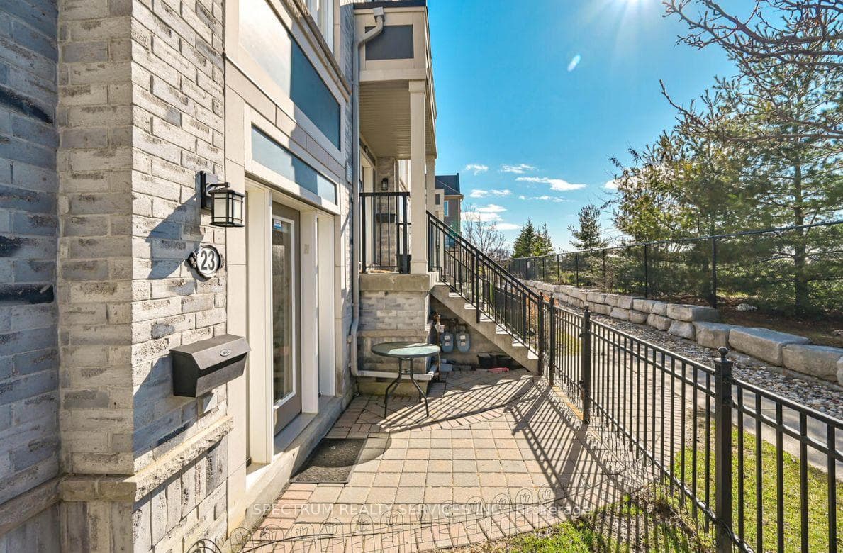 60 Fairwood Circle Unit 23 - Condo for sale in Sandalwood, Ontario