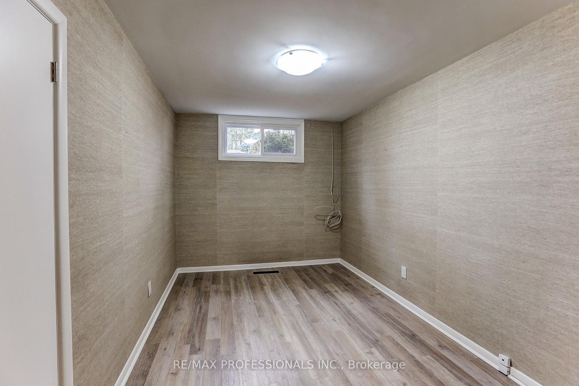 23 Ravensbourne Crescent - Detached photo 36 of 44 in Etobicoke (Islington / Rexdale), Ontario