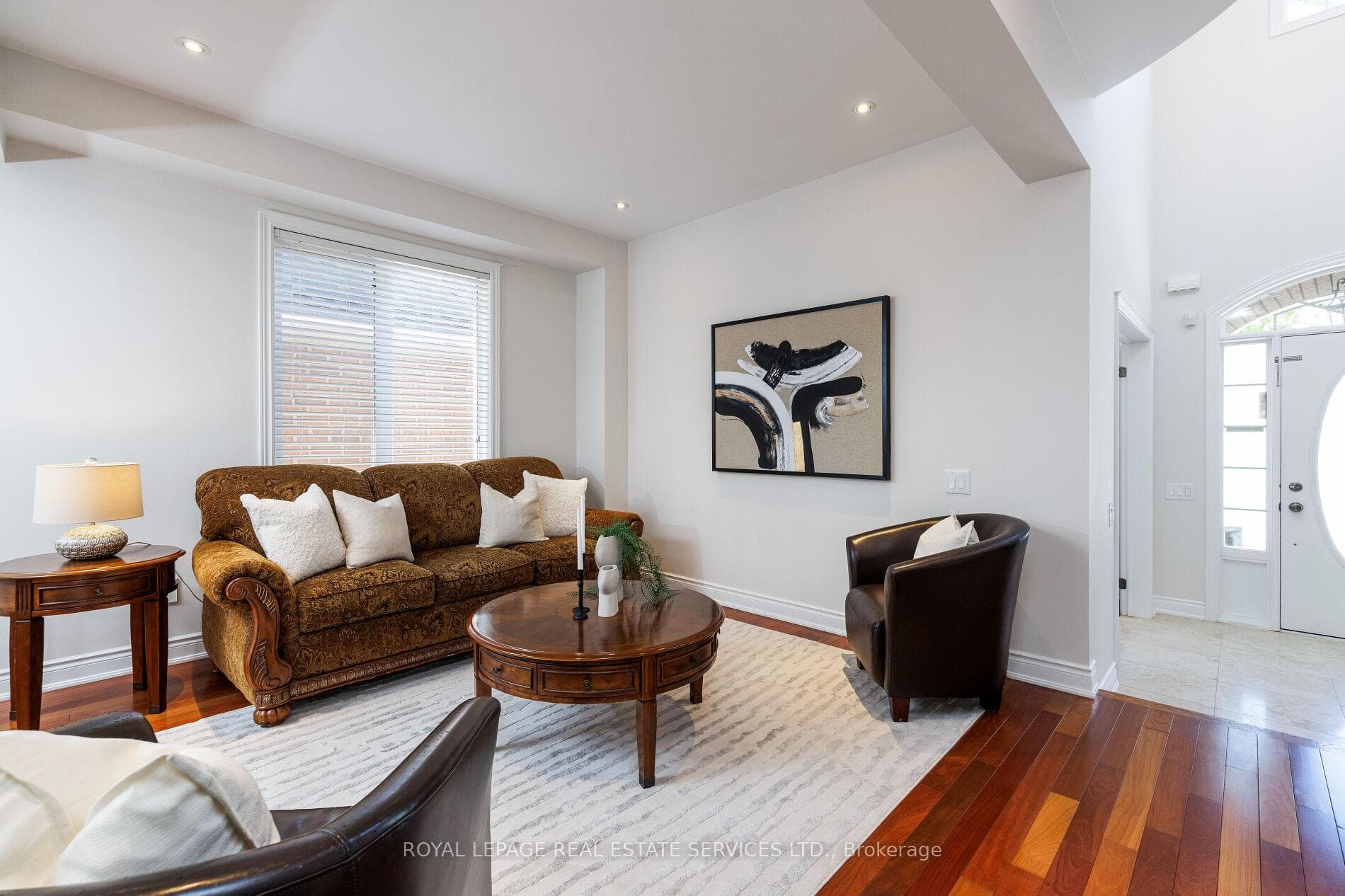147 Innville Crescent - Detached photo 7 of 47 in Oakville, Ontario