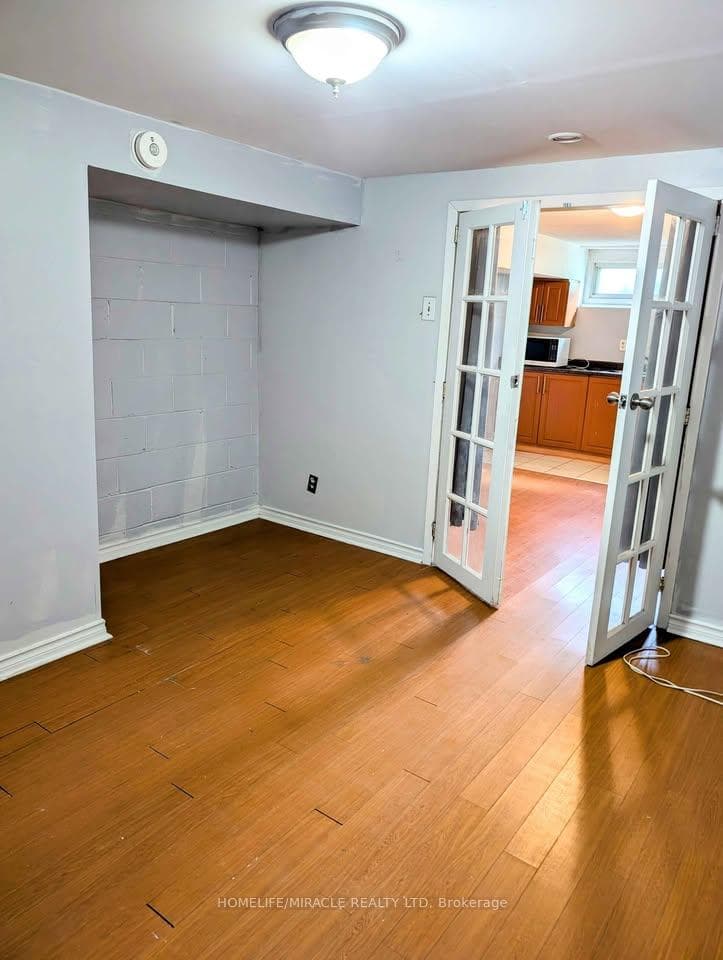 66 Fairglen Avenue - Semi-Detached photo 27 of 35 in Brampton, Ontario