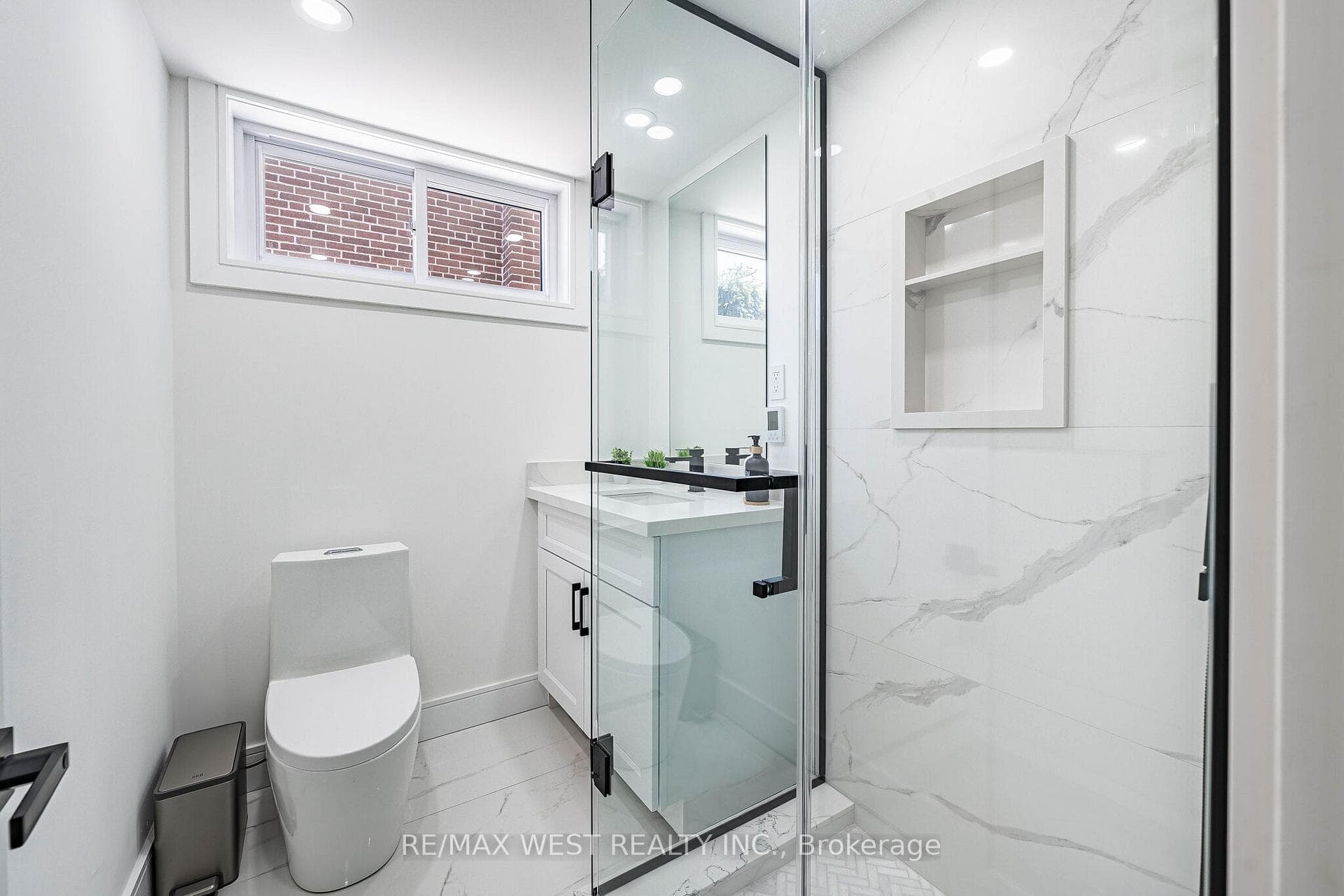 18 Torrington Drive - Detached photo 40 of 44 in Etobicoke (Islington / Rexdale), Ontario