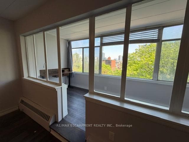 107 St. Joseph's Drive Unit 404 - Condo photo 11 of 29 in Hamilton, Ontario