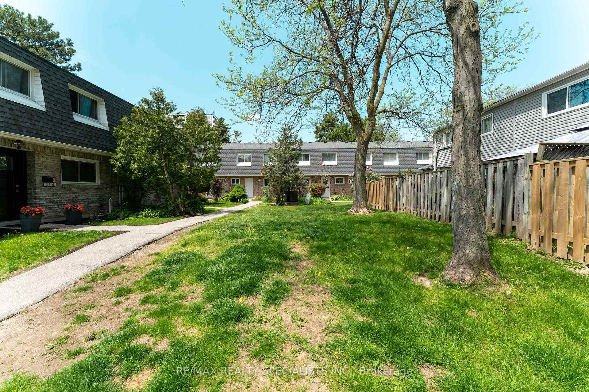 2050 Upper Middle Road Unit 114 - Condo photo 43 of 46 in Burlington, Ontario
