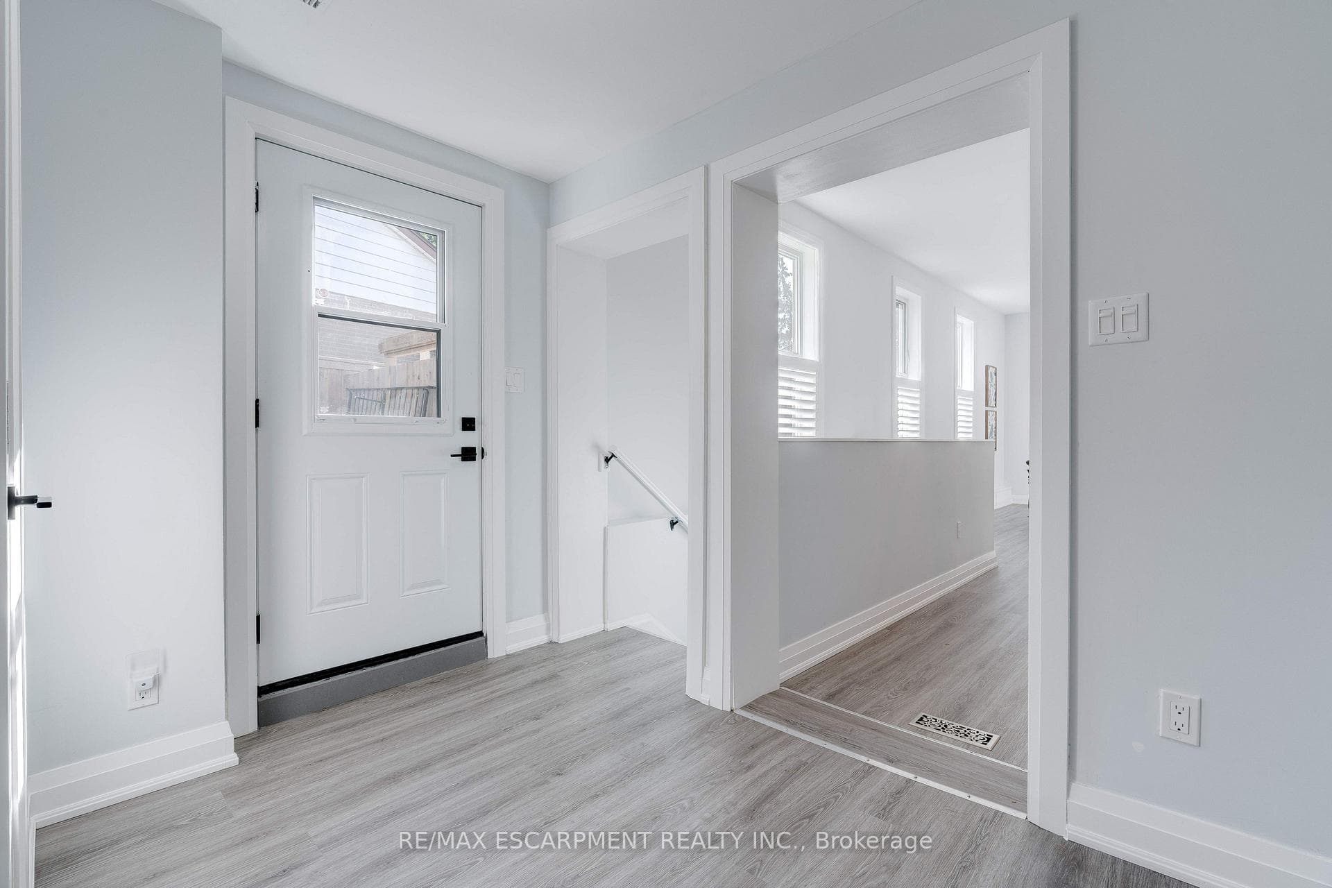 296 Kent Crescent - Multi-Family photo 29 of 50 in Burlington, Ontario