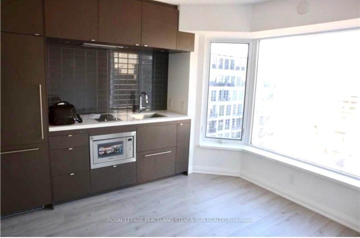 155 Yorkville Avenue Unit 1006 - Condo photo 14 of 14 in Annex / Yorkville / Summerhill, Ontario