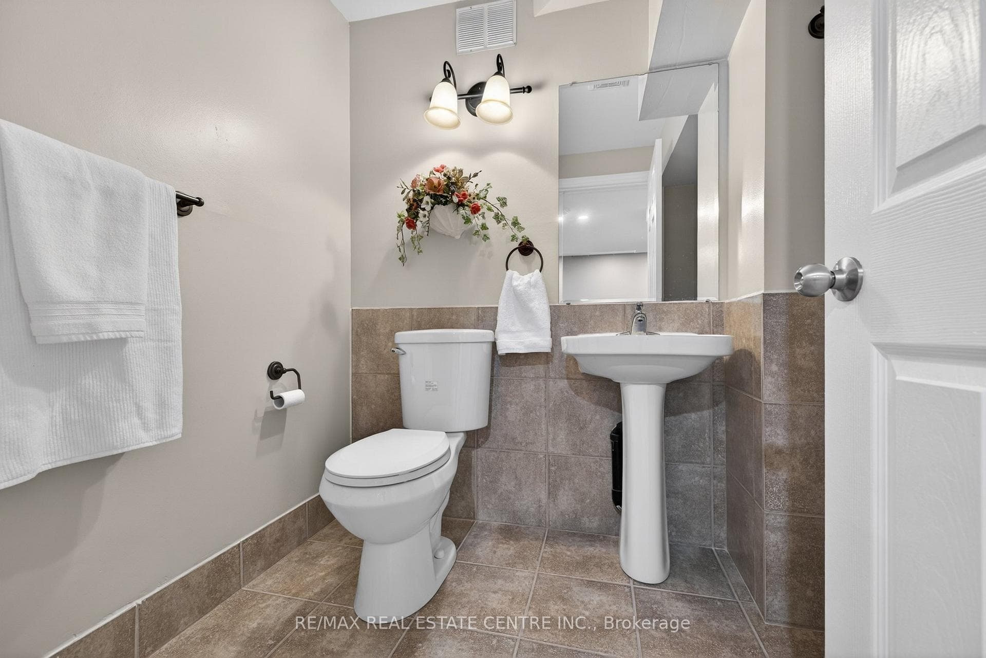 1022 Laidlaw Drive - Detached photo 42 of 50 in Milton, Ontario