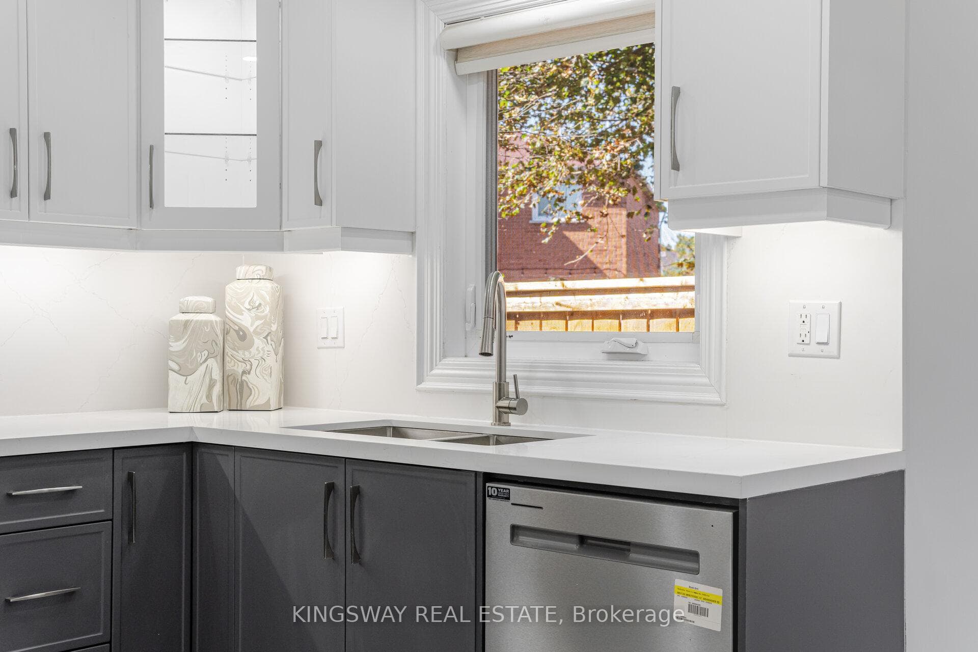 1008 Ceremonial Drive - Detached photo 19 of 48 in Mississauga, Ontario