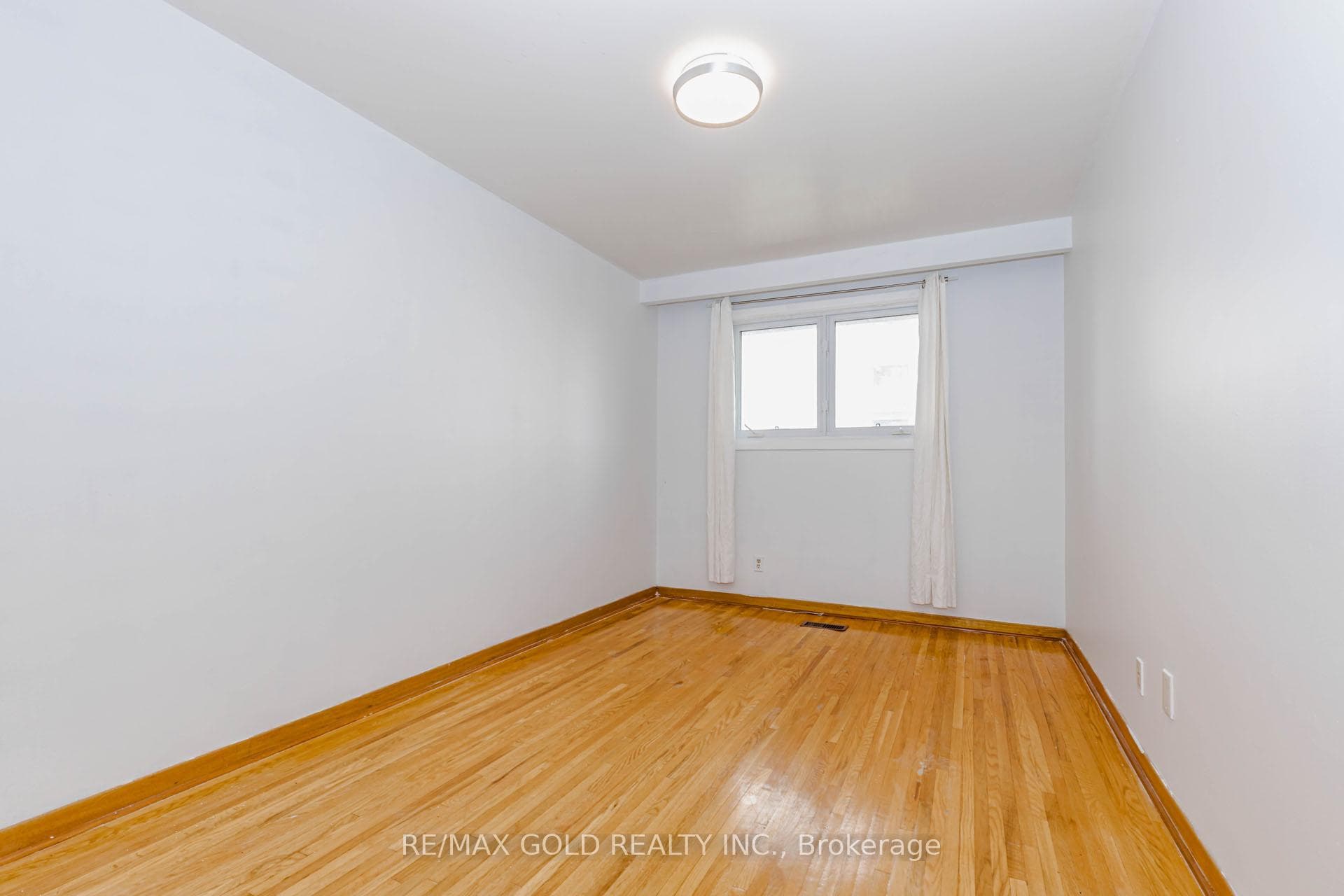38 Achill Crescent - Semi-Detached photo 20 of 50 in Mississauga, Ontario