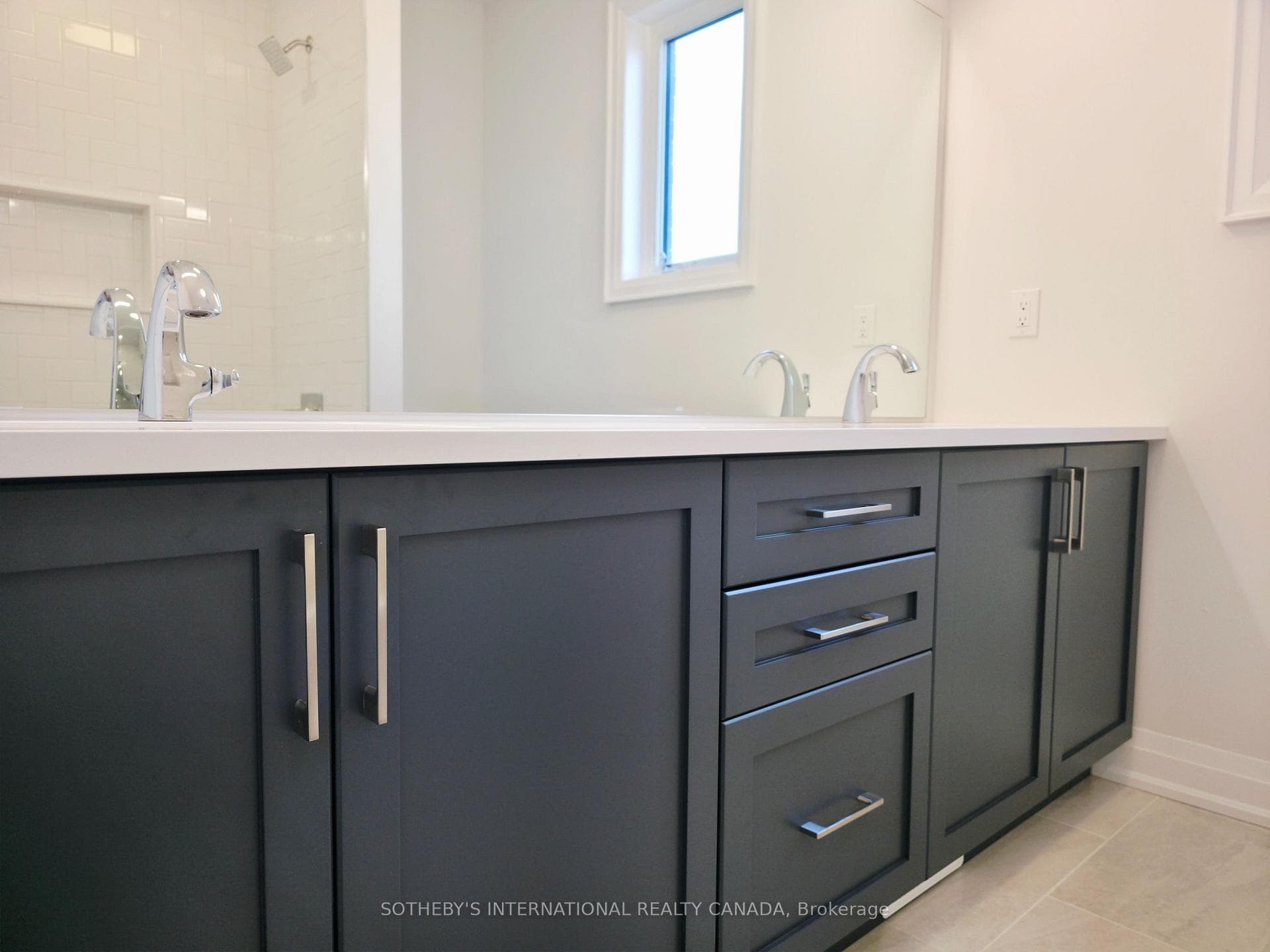 516 Markay Common - Detached photo 12 of 24 in Burlington, Ontario