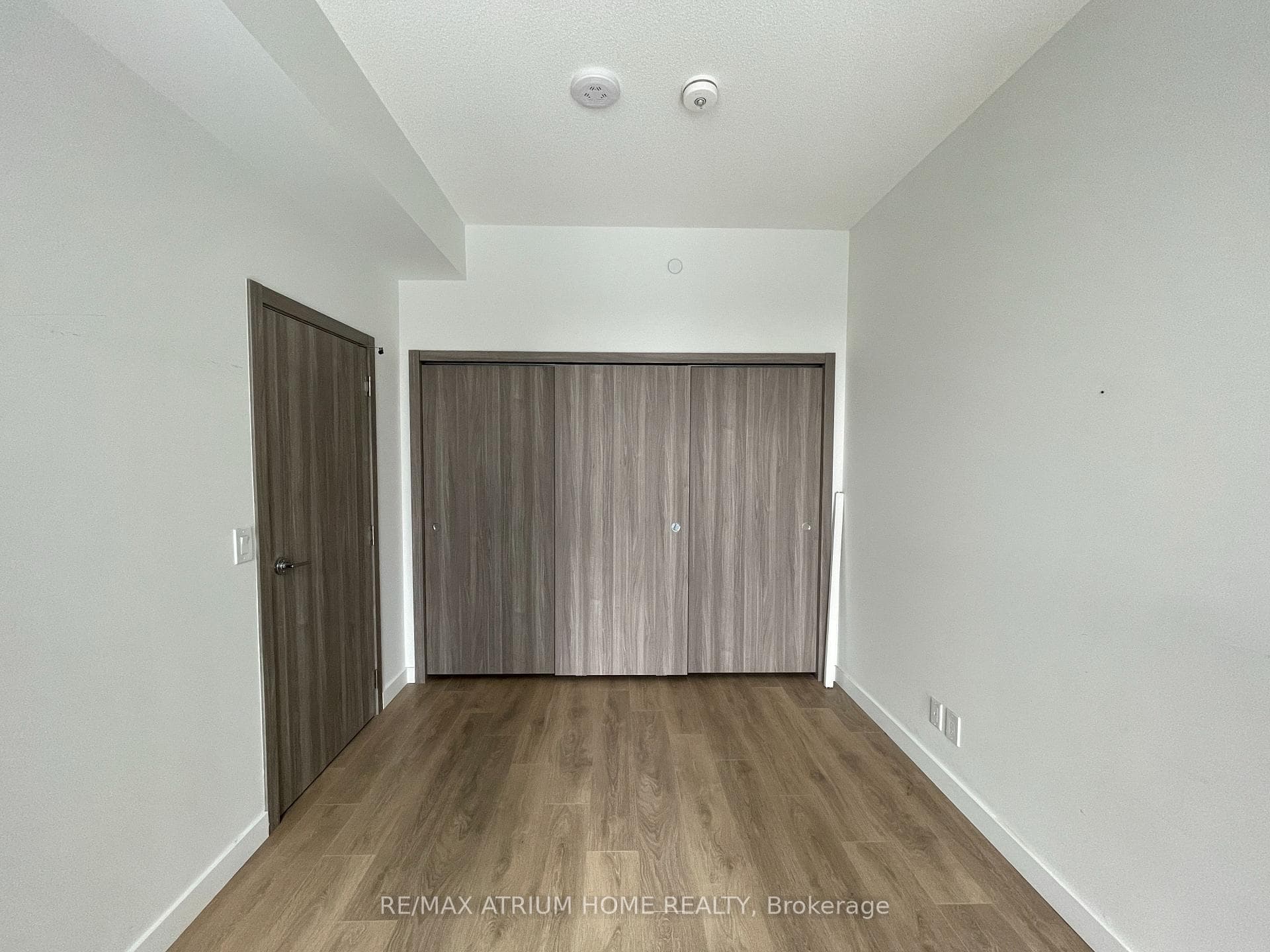 38 Widmer Street Unit 2208 - Condo photo 7 of 21 in Downtown Toronto / Waterfront, Ontario
