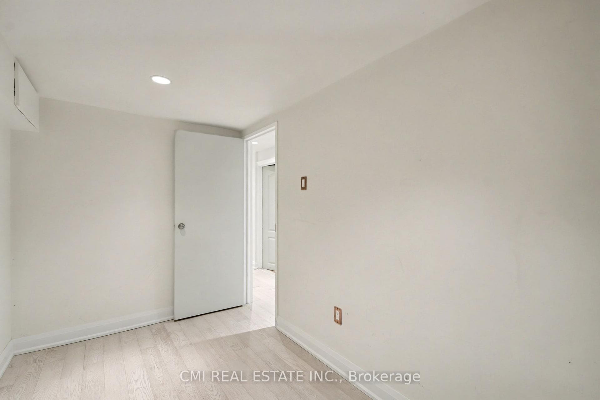 460 Martin Grove Road - Detached photo 23 of 38 in Etobicoke (Islington / Rexdale), Ontario