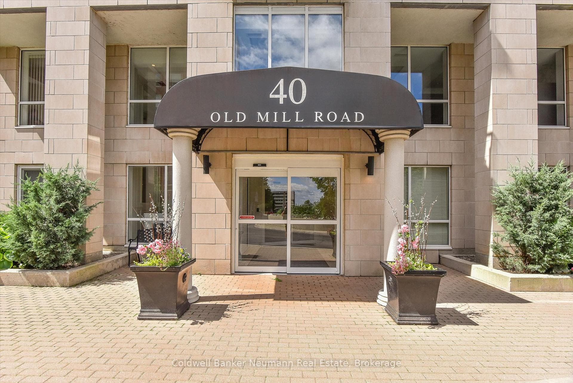 40 Old Mill Road Unit 804 - Condo photo 3 of 31 in Oakville, Ontario