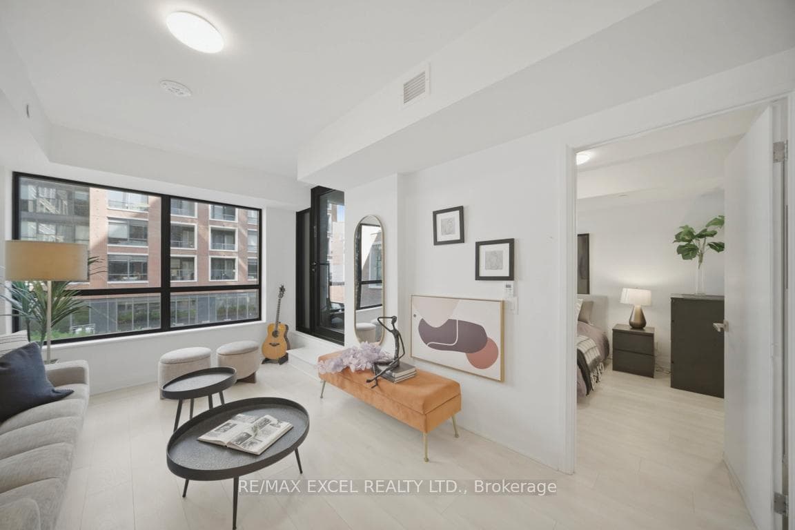33 Frederick Todd Way Unit 303 - Condo photo 3 of 49 in Flemingdon Park / Don Mills, Ontario