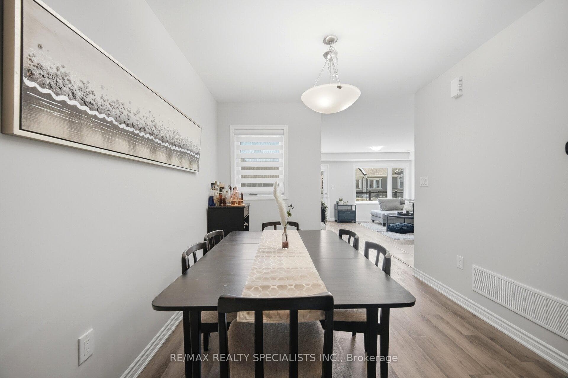510 Bellflower Court - Townhouse photo 4 of 41 in Milton, Ontario