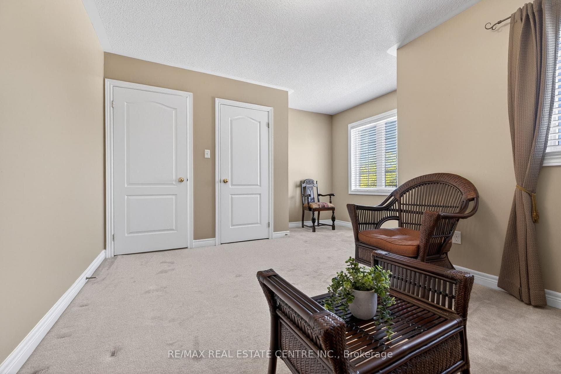 1022 Laidlaw Drive - Detached photo 31 of 50 in Milton, Ontario