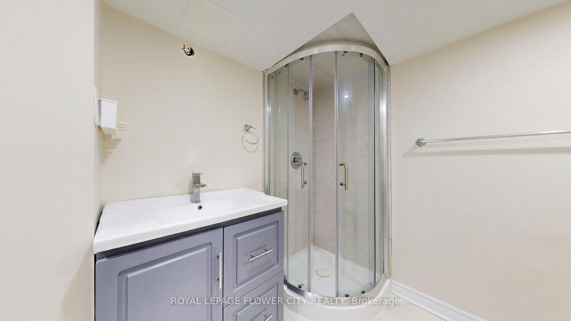 307 Royal Salisbury Way - Semi-Detached photo 40 of 48 in Brampton, Ontario