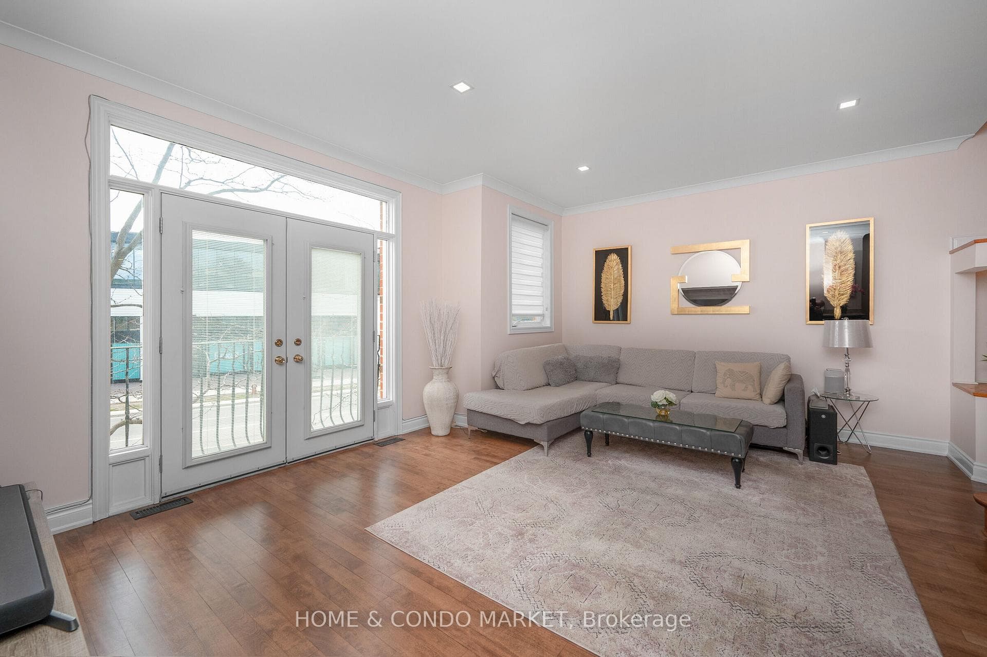 194 Lakeshore Road - Condo photo 8 of 41 in Mississauga, Ontario