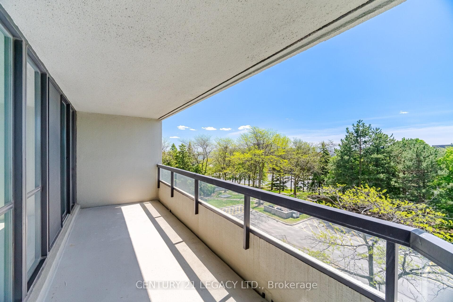 24 Hanover Road Unit 404 - Condo photo 19 of 45 in Brampton, Ontario