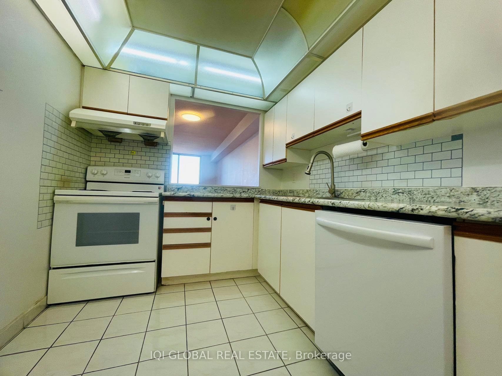 75 Bamburgh Circle Unit 1615 - Condo photo 10 of 24 in Scarborough Village / Eglinton East, Ontario