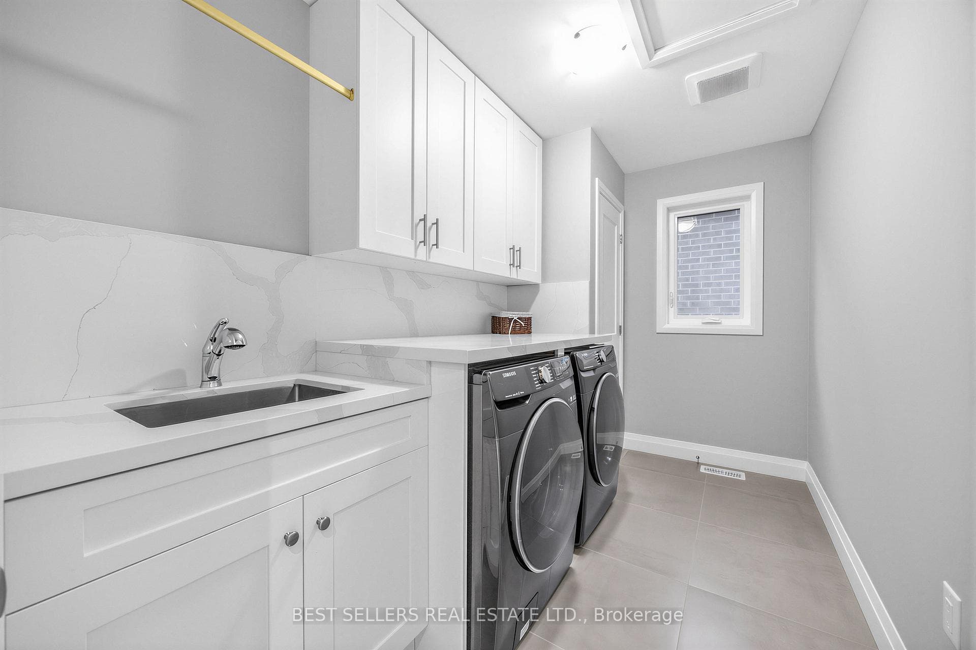 395 Klein Circle - Detached photo 19 of 38 in Hamilton, Ontario