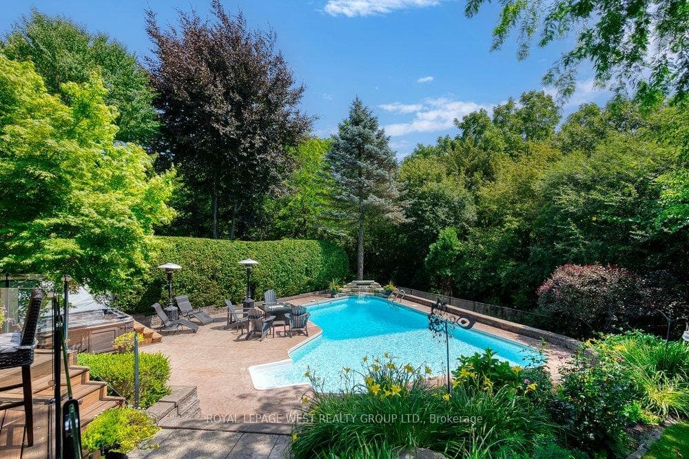 2293 Carpenters Circle - Detached photo 7 of 50 in Oakville, Ontario