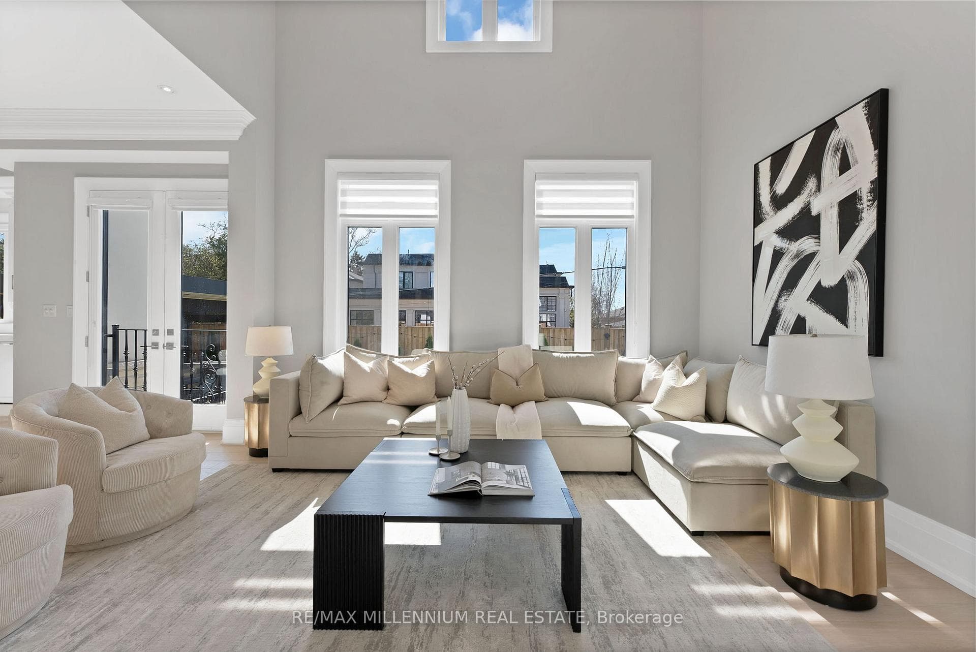 162 Oliver Place - Detached photo 11 of 50 in Oakville, Ontario