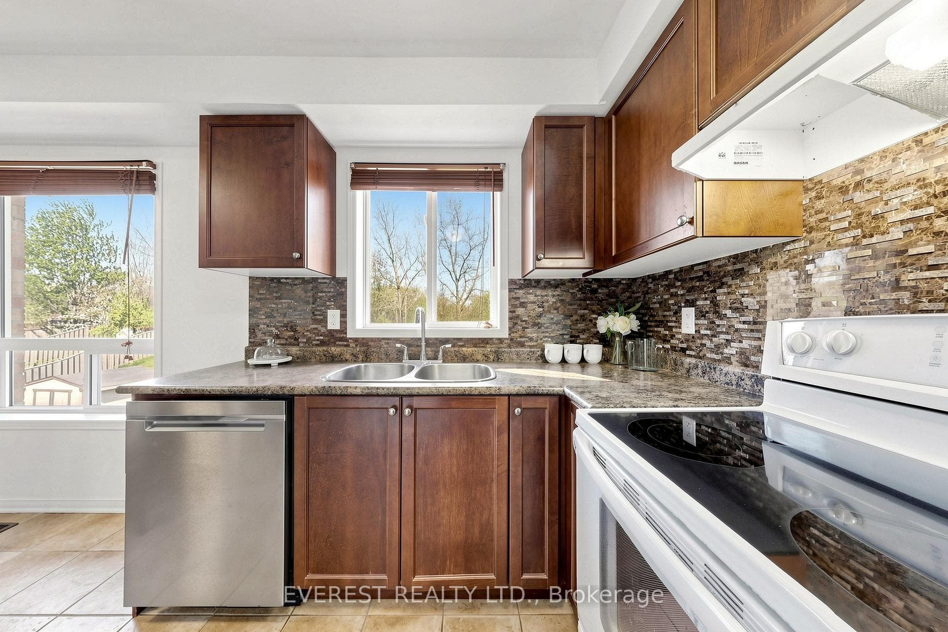 116 Conn Smythe Drive - Townhouse photo 11 of 47 in Scarborough (West Hill / Highland Creek), Ontario