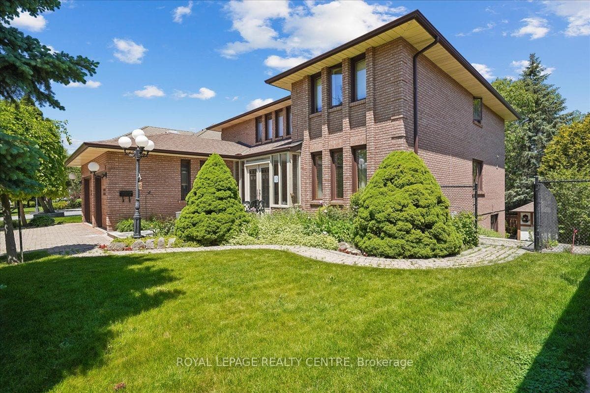 1869 Folkway Drive - Detached photo 3 of 49 in Mississauga, Ontario