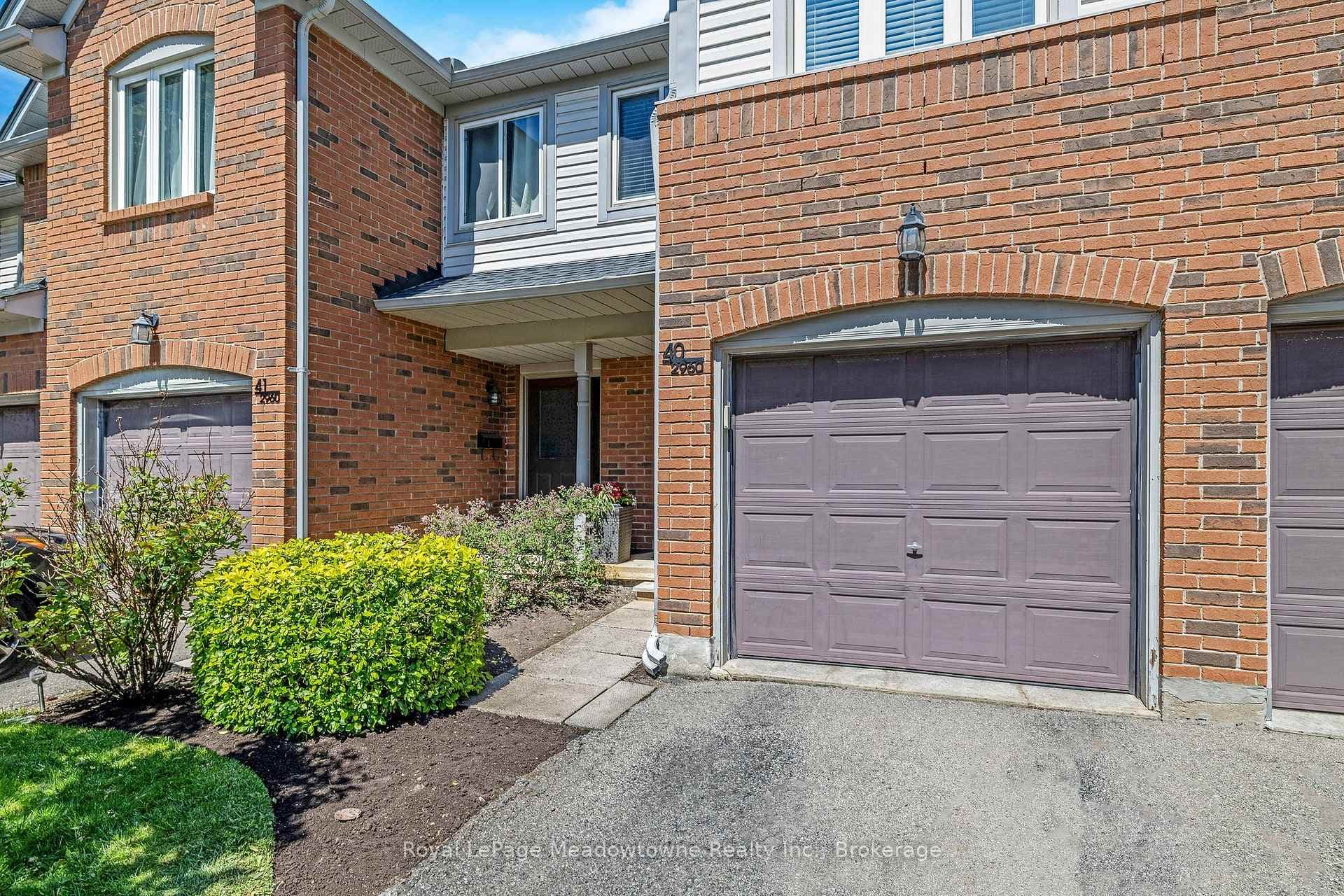 2960 Headon Forest Drive Unit 40 - Condo photo 3 of 33 in Burlington, Ontario