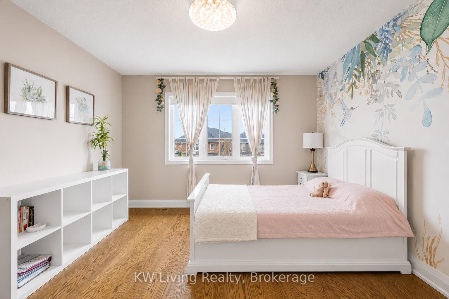 2327 Gladacres Lane - Detached photo 27 of 42 in Oakville, Ontario