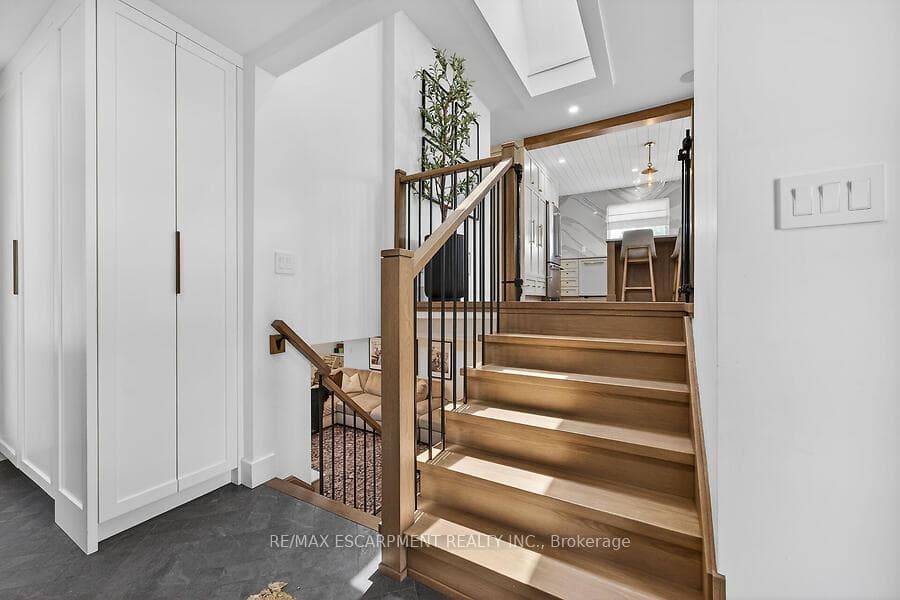 3088 PALMER Drive - Detached photo 4 of 50 in Burlington, Ontario