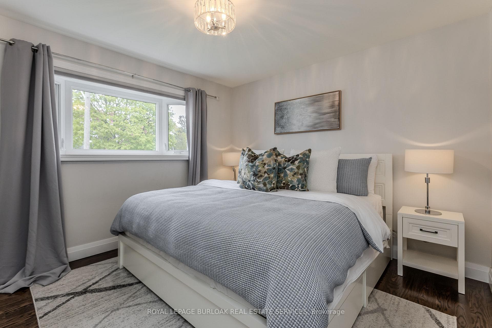 5411 Cornwall Crescent - Detached photo 14 of 34 in Burlington, Ontario
