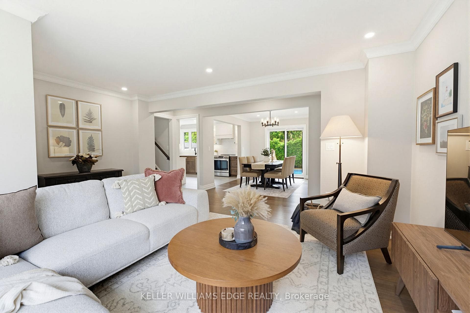 586 Woodland Avenue - Detached photo 6 of 45 in Burlington, Ontario