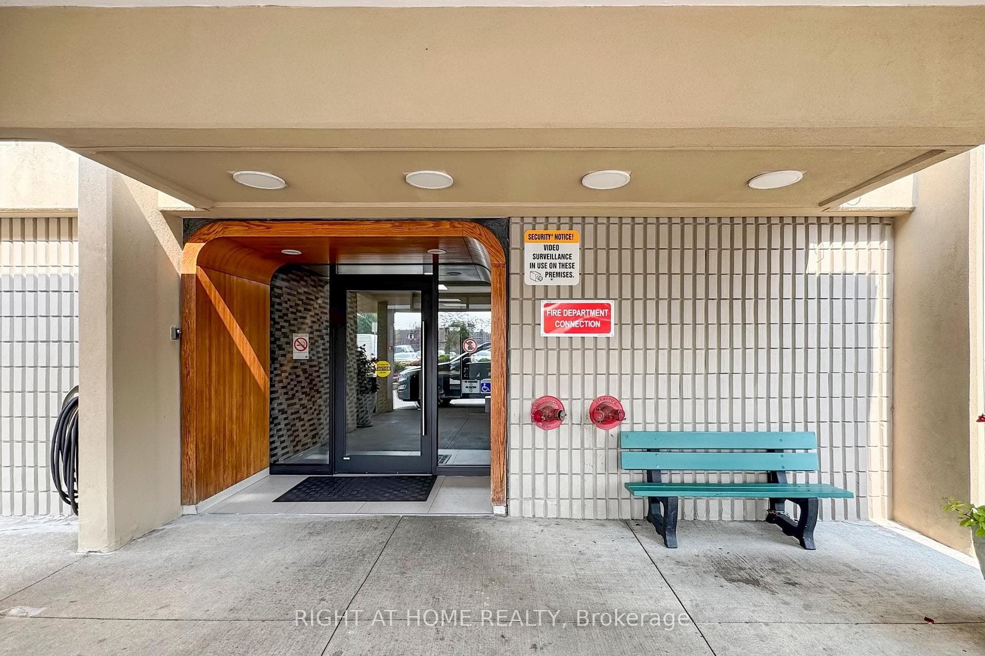 1338 York Mills Road Unit 702 - Condo photo 4 of 29 in Don Mills / Parkwoods / Victoria Village, Ontario