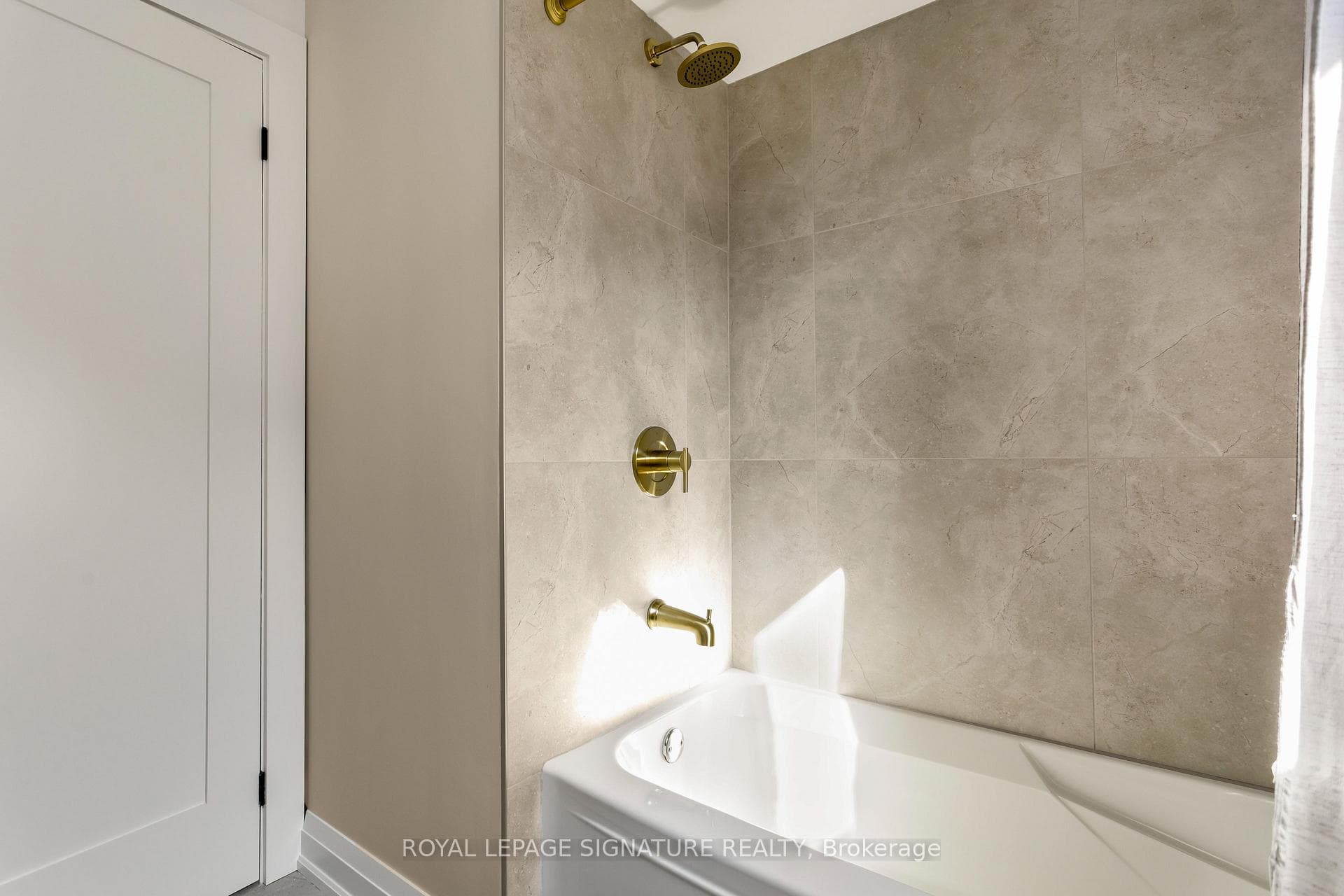 1026 Oak Meadow Road - Detached photo 27 of 50 in Oakville, Ontario