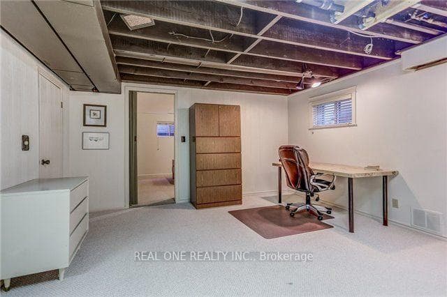 1268 Lorne Park Road - Detached photo 16 of 20 in Mississauga, Ontario