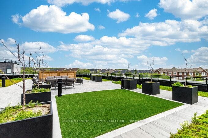 395 DUNDAS Street Unit 504 - Condo photo 29 of 40 in Oakville, Ontario