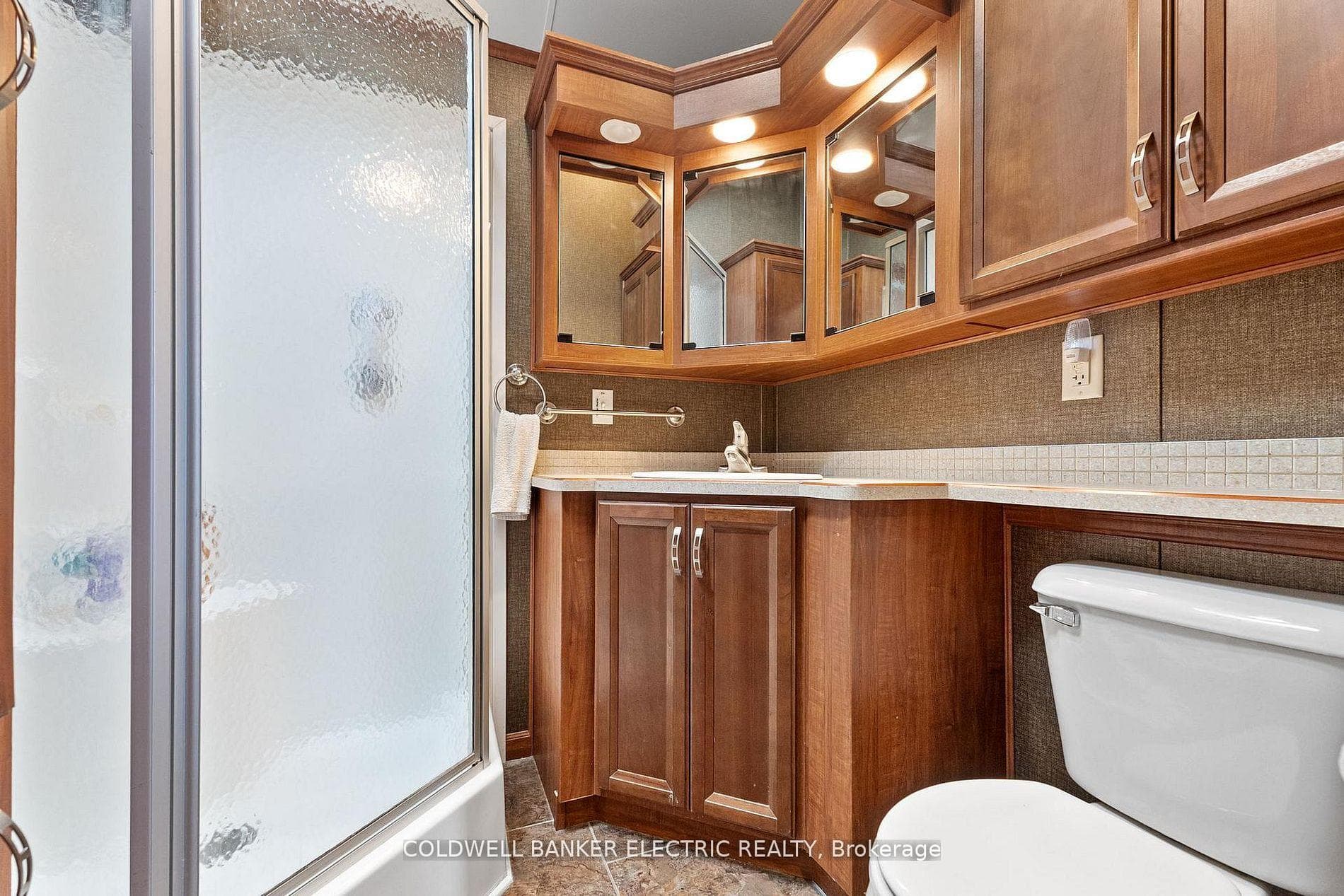 5139 Halstead Beach Road Unit 485B - Detached photo 9 of 28 in Hamilton Township, Ontario