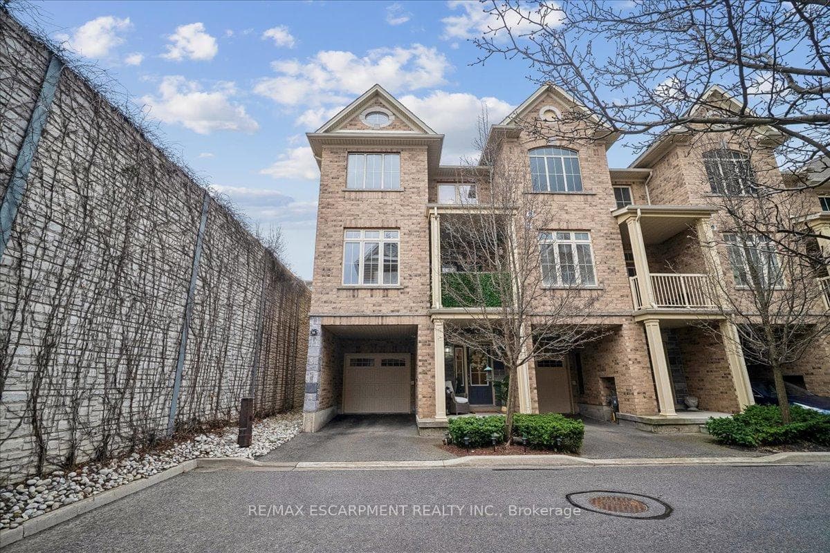 181 Plains Road Unit #40 - Condo for sale in Tyandaga, Ontario