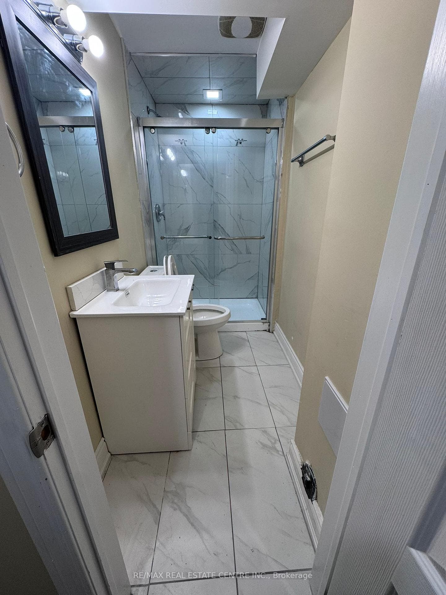 140 Cadillac Crescent Unit Basement - Semi-Detached photo 11 of 15 in Brampton, Ontario